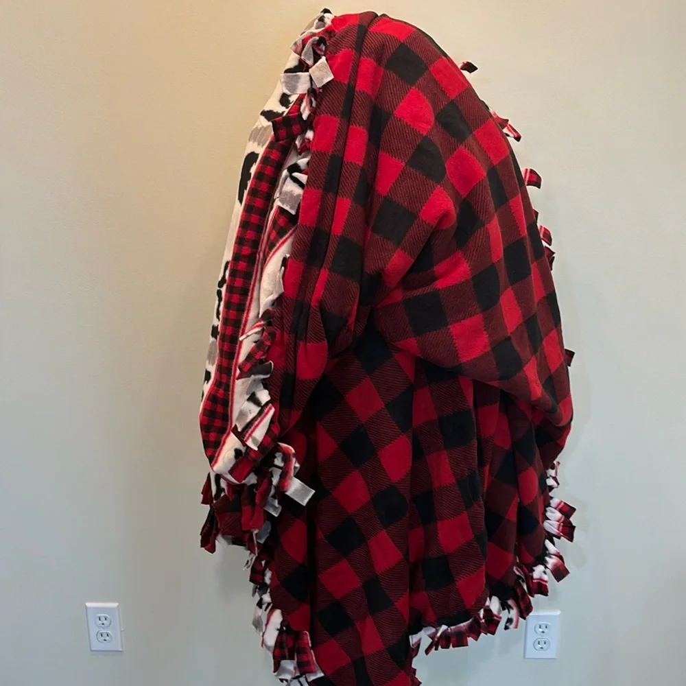 Oversized Homemade Tie Fleece Blanket‎